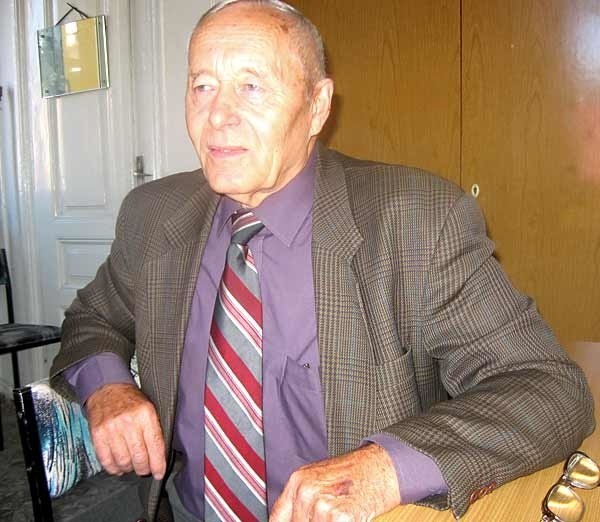 Tadeusz Siniewicz ma 76 lat, mieszka w Brzegach Dolnych. W Przemyślu żyje jego 97-letnia mama.
