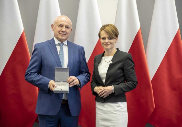 Prezes firmy Leszek Gierszewski uhonorowany medalem 100-lecia Odzyskania Niepodległości