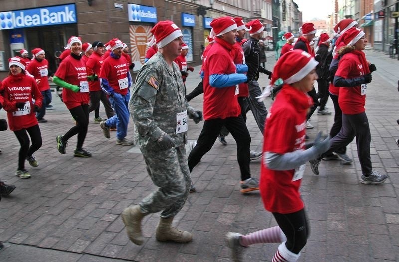 Półmaraton św. Mikołajów w Toruniu. 3 tys. biegaczy! [zobacz zdjęcia]