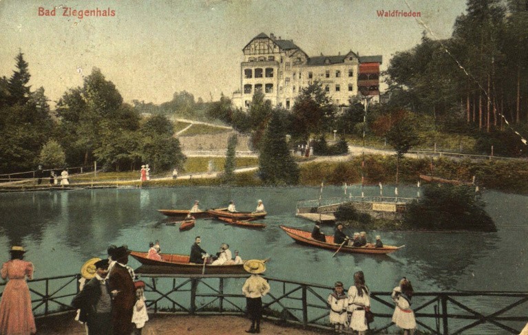 Głuchołazy, widok na sanatorium „Waldfrieden” i...