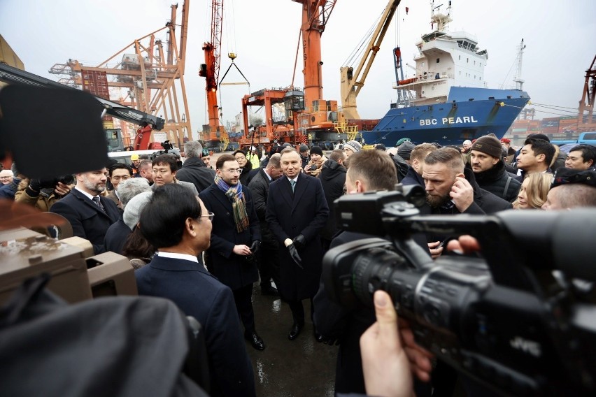 Pierwsza dostawa koreańskiego sprzętu dla polskiej armii...