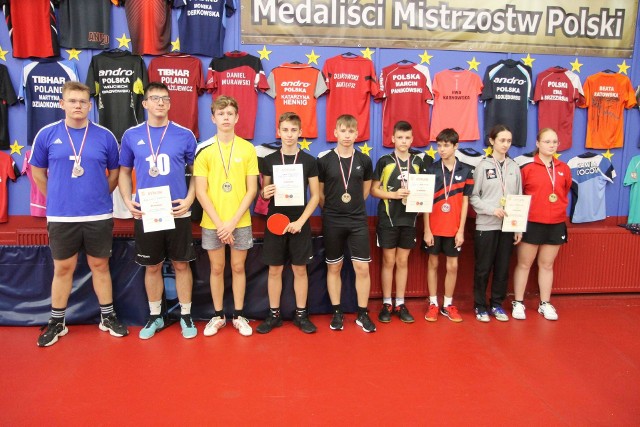 Reprezentacja Szkoły Technicznej Chełmno wygrała powiatową Licealiadę w tenisie stołowym chłopców