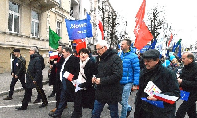 Zielona Góra, 19 marca 2017 r., demonstracja i marsz KOD i partii opozycyjnych - „STOP wycince Polski”