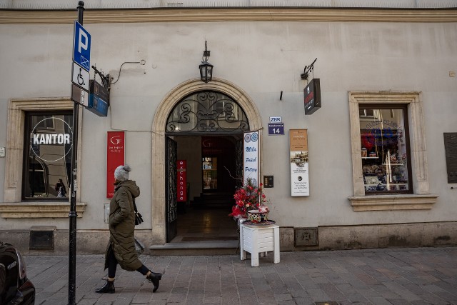 Wynająć można np. obszerne piwnice zabytkowej kamienicy przy ul. Sławkowskiej 14