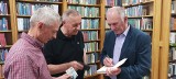 Jerzy Plewa napisał kolejną książkę. Spotkanie autorskie w Bibliotece Miejskiej w Hajnówce