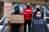 Szczecin. Aktywiści z RÓWNiE oddawali krew w ramach protestu przeciwko ministrowi edukacji. Krytykują Przemysława Czarnka 