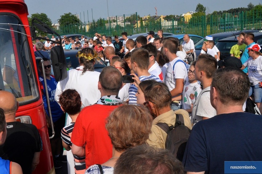 Parada mistrzów Polski w odkrytym autobusie staje się już...