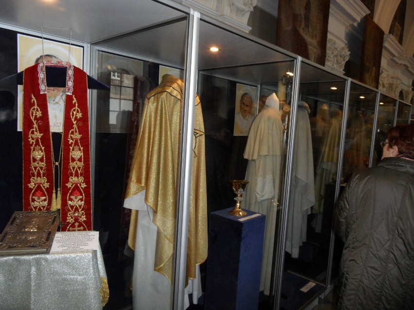 Wystawa wotów papieskich w Sali Rycerskiej na Jasnej Górze