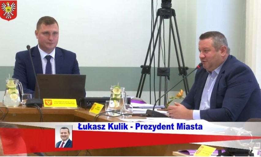 Ostrołęka. Prezydent Łukasz Kulik bez wotum zaufania i bez absolutorium z wykonania budżetu od rady miasta. 27.08.2020. Zdjęcia