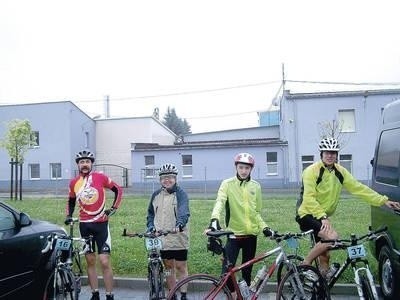 Reprezentaci Miechowa doskonale poradzili sobie na maratonie rowerowym Fot. archiwum
