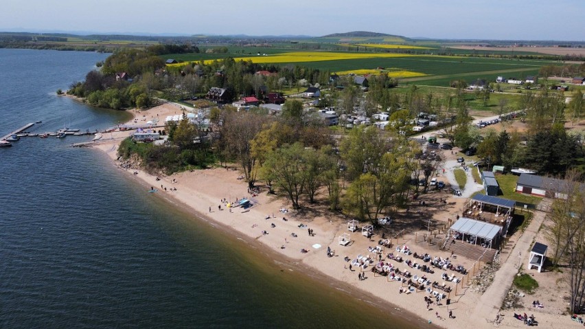 Największe jezioro w okolicy Wrocławia. Bardzo dobrze znany....