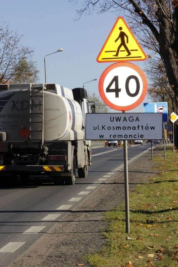 Wrocław: Remont "Kosmonałtów"... Drogowcy znów się nie popisali (ZOBACZ ZDJĘCIA) 