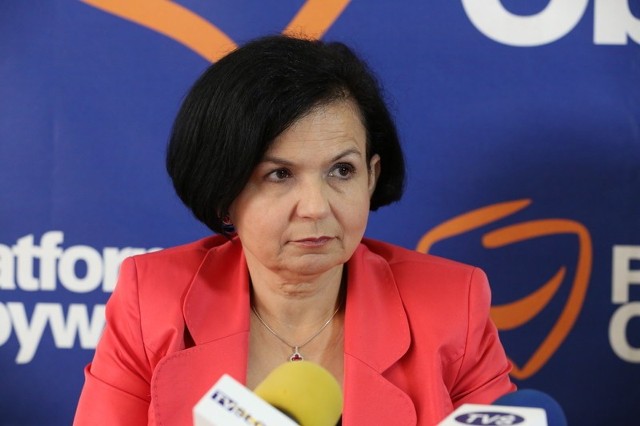 Na swojej konferencji prasowej posłanka PO Ewa Żmuda-Trzebiatowska powiedziała, że nie będzie spotykać się ze Żmurkiewiczem na żadnych publicznych debatach