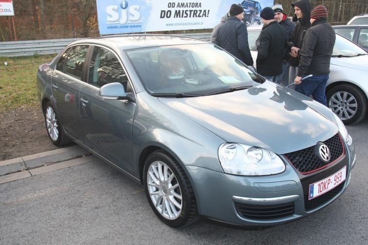Giełdy samochodowe w Kielcach i Sandomierzu (23.11) - ceny i...