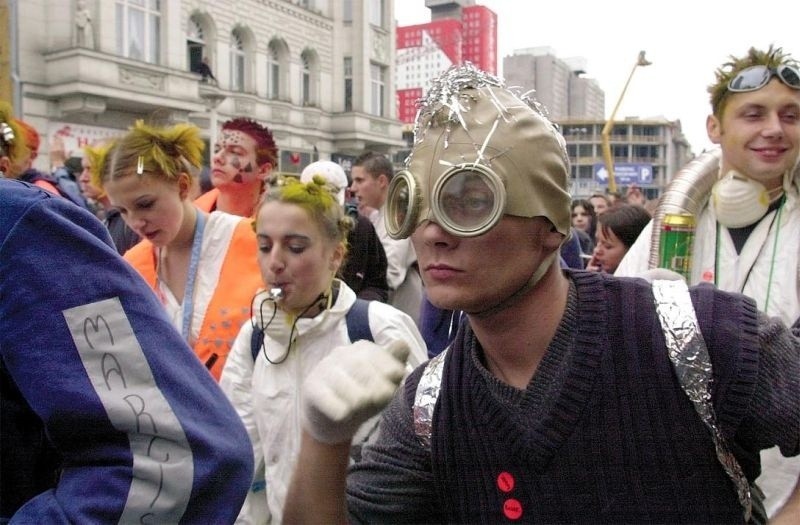 Parada Wolności Łódź: Ciężarówki, maski i tańczący tłum. Pamiętacie?