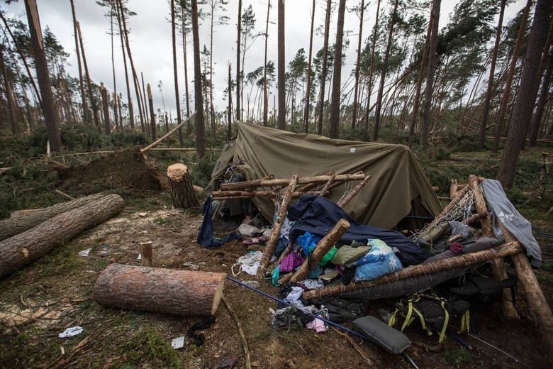 Tragedia na obozie harcerskim. Nie żyją harcerki z Łodzi! Przywieziono rzeczy z obozu [zdjęcia]