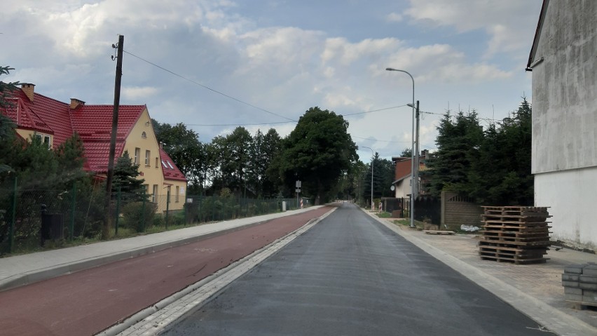 Przebudowany odcinek drogi w Warcinie.
