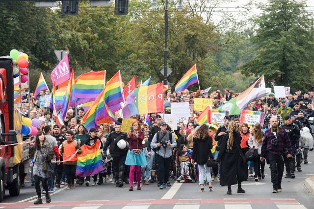 We wrześniu ulicami Torunia przeszedł Marsz Równości. Jego celem było m.in. zwrócenie uwagi społeczeństwa na problemy z jakimi borykają się młodzi ludzie LGBT+