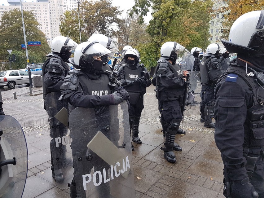 Derby Łodzi 2016 i protest kibiców Widzewa: Zamieszki i...