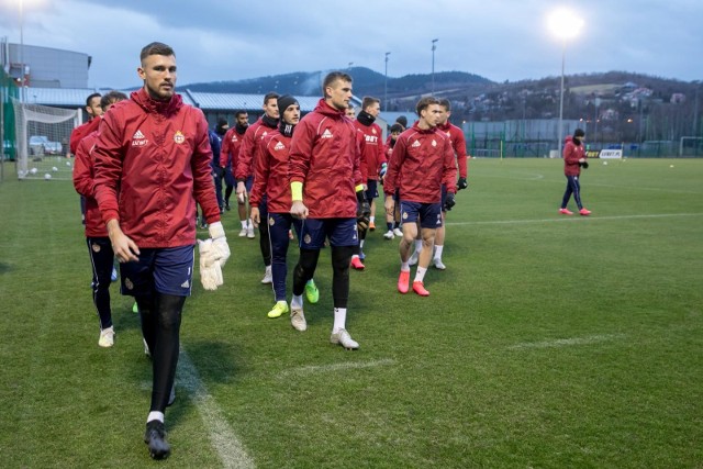 Piłkarze Wisły Kraków mają dobre warunki w ośrodku w Myślenicach, a klub chce, żeby były jeszcze lepsze