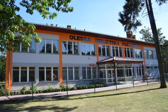 Oleska Biblioteka Publiczna po remoncie.