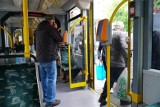 MPK Poznań: Czego nie wolno robić w tramwaju i autobusie? Za te rzeczy mogą Cię nawet wyrzucić z pojazdu