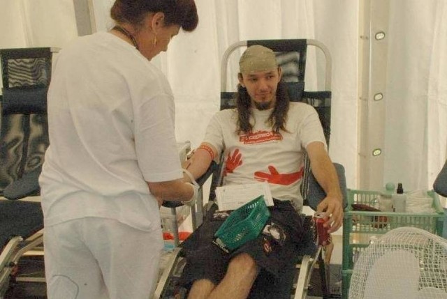 Tomasz Wala był pierwszym woodstockowiczem, który w 2009 roku oddał swoją krew na Przystanku Woodstock.