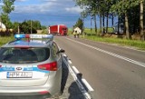 Zajączkowo. Wypadek na DW 653 na trasie Suwałki - Bakałarzewo. Motocyklista w szpitalu po zderzeniu z ciężarówką 