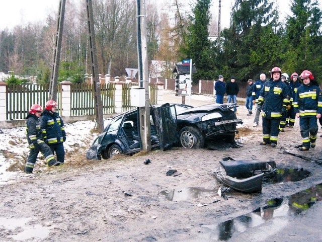 2 kwietnia. Wypadek na trasie Białystok-Łapy. Samochód osobowy zderzył się z busem