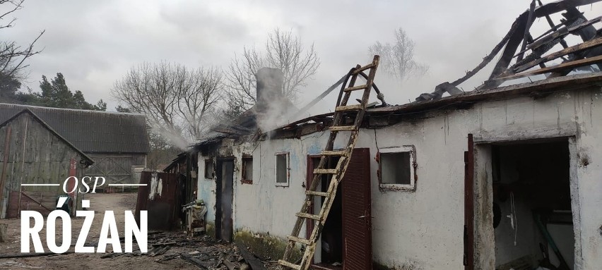 Pożar w Chełstach. Ogień pojawił się w budynku gospodarczym 27.12.2022