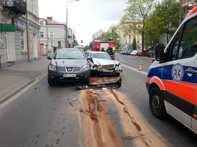 Kierowca mercedesa został ranny