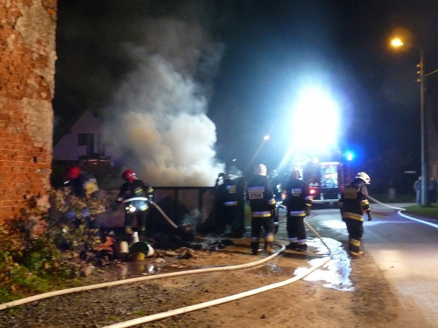 Pożar stodoły w Dobrzykowicach. Straż pożarna interweniowała w porę (ZDJĘCIA)