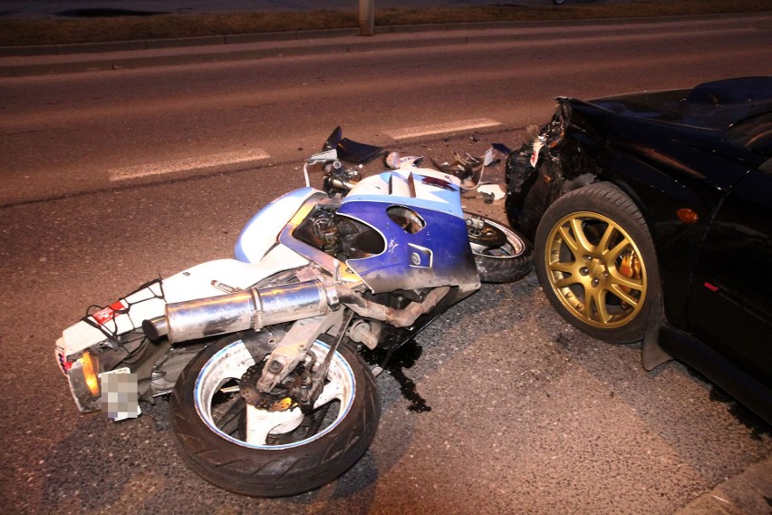 Wypadek na Kamieńskiego. Nietrzeźwy motocyklista bez uprawnień w szpitalu