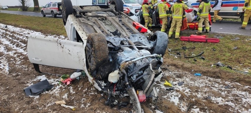 Zderzenie dwóch aut w wielkopolskiej Gołańczy. Jedna osoba nie żyje