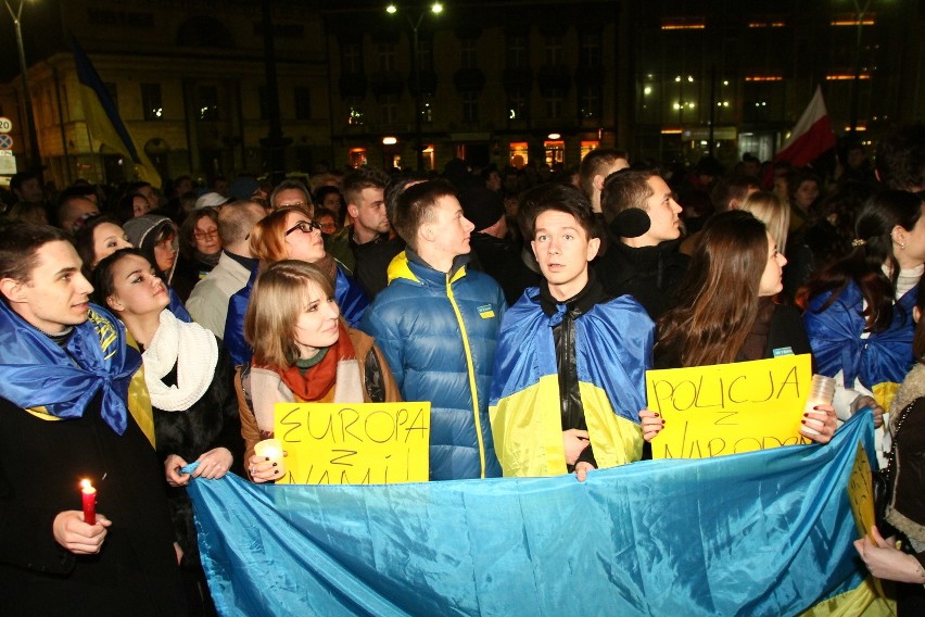 Łódź solidarna z Ukrainą. Wiec na placu Wolności [ZDJĘCIA]