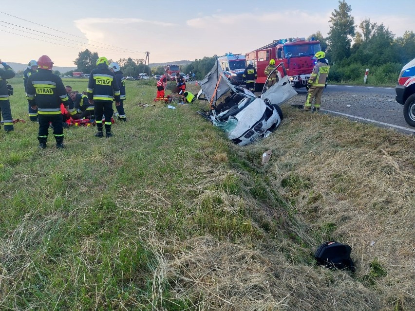 Do wypadku bmw doszło w niedzielę ok. godz. 19.30 na DW 975...