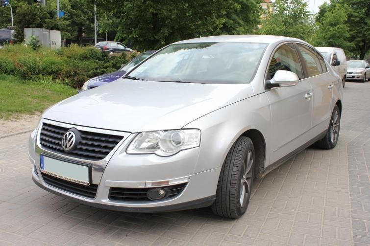 13. Volkswagen Passat B6	 2005 - 2010	 4,2