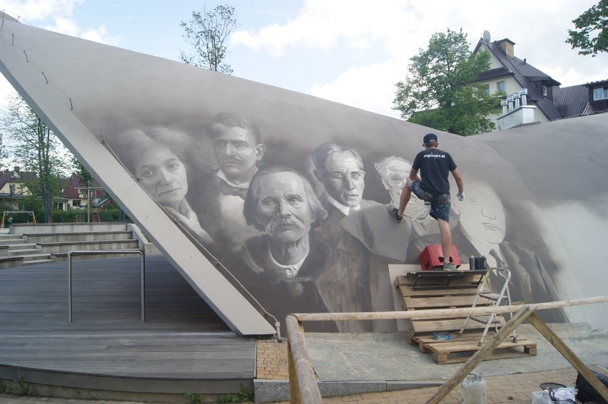 Zakopane: W mieście powstaje gigantyczny mural historyczny
