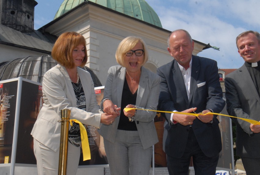 Otwarcie wystawy Muzeum Domu Jana Pawła II w Wadowicach [NOWE ZDJĘCIA]