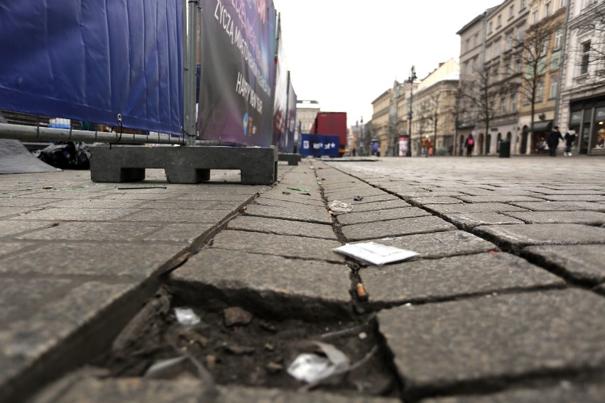 Kraków. Nowe zasady wjazdu na Rynek [ZDJĘCIA, WIDEO]