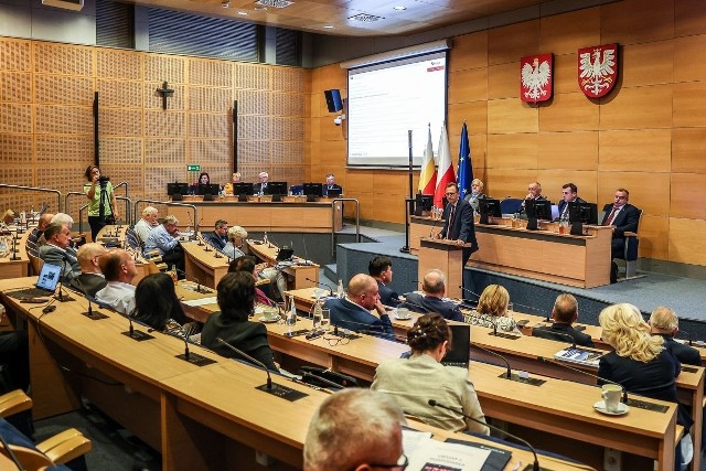 Sejmiki Województwa Małopolskiego ocenił stan regionu i budżet za 2022 rok.