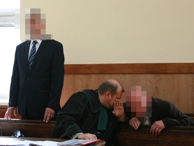 Na ławie oskarżonych zasiedli w środę były wójt gminy Słupsk i komendant tutejszej straży gminnej. Sąd pozwolił robić zdjęcia na rozprawie, ale oni nie chcieli rozpowszechniania wizerunku.  