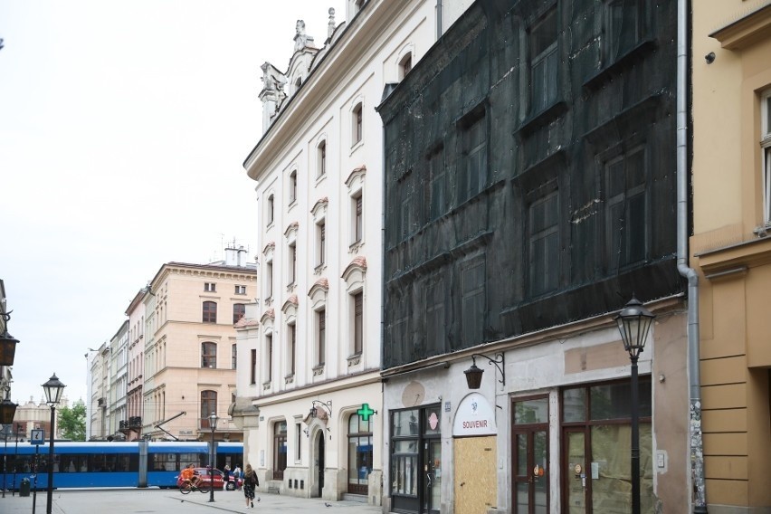 Kraków. Latami kamienice przy ulicy Grodzkiej były w katastrofalnym stanie. Teraz powstają w nich luksusowe apartamenty