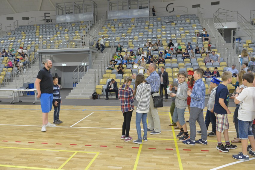 Dziecięca Politechnika Opolska. Birety poszybowały w górę po raz dziesiąty