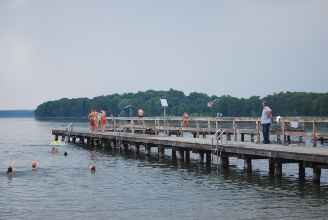 Na jeziorze Osiek zbudowano nowy pomost i zmodernizowano plażę. Obecnie budowany jest most oddzielający główną część jeziora od Ogardzkiej Odnogi.