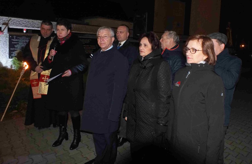 Starachowice. Miesięcznica z posłem, wojewodą i starostą