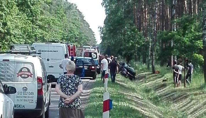 Ruda. Wypadek na drodze krajowej 65 między Grajewem a Mońkami. Auto dachowało (zdjęcia)