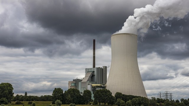 "Debata w regionach, podsycana przez przeciwników atomu, to niebezpieczna mieszanka przed wyborami samorządowymi" - podsumował Wojciech Jakóbik, ekspert w kwestiach energetycznych.