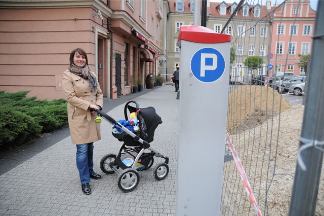 Karolina Fabiś Szulc wyszła z propozycją stworzenia specjalnych miejsc postojowych dla matek z dziećmi