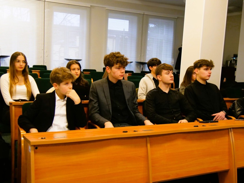 Młodzieżowa Rada Miejska podczas ostatnich obrad